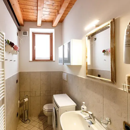 App. Chiaretto In Centre With P. Apartment